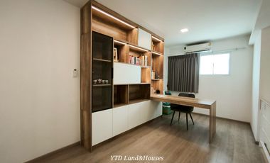 For sale/rent 2-storey townhome near Mega Bangna, best location in the area, Indy 2 Bangna-Ramkhamhaeng 2, corner house with mezzanine in master bedro