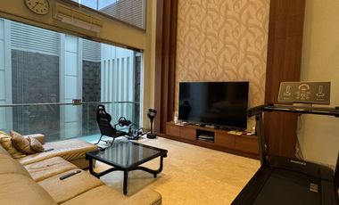 Rumah Mewah Puri Kembangan 3,5LT 10,5x20 Semi Furnish Sudah Renov