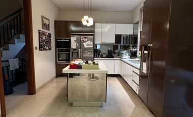 Rumah Mewah Puri Kembangan 3,5LT 10,5x20 Semi Furnish Sudah Renov