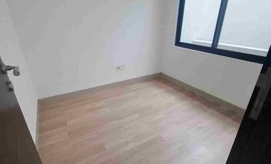 disewakan rumah milenial pik 2 uk 4.5x10 vinly siap huni