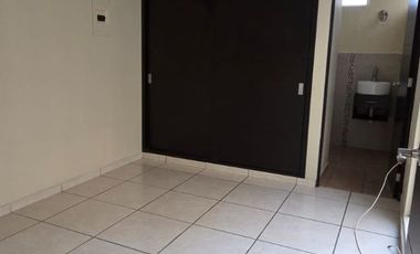 Renta casa Puente moreno en cluster con alberca