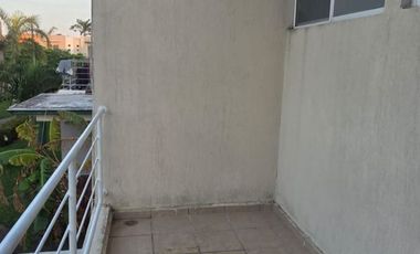 Renta casa Puente moreno en cluster con alberca