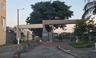 Renta casa Puente moreno en cluster con alberca