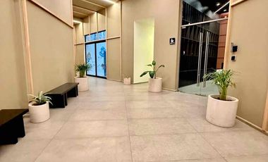 LOFT NUEVO EN RENTA EN PUNTA MAYOR – AMUEBLADO CON HERMOSA VISTA
📍 A solo 5 minutos de Plaza Mayor (Zona Norte)