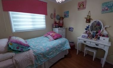 Casa aislada de  2 Pisos 3 dormitorios 3 baños Condominio Lomas De Nos San Bernardo.