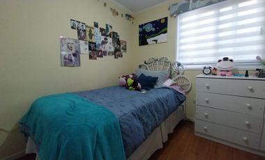 Casa aislada de  2 Pisos 3 dormitorios 3 baños Condominio Lomas De Nos San Bernardo.