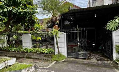 rumah Tepi jalan raya veteran Umbulharjo