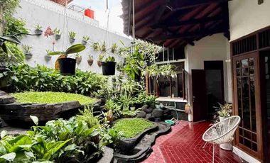 rumah Tepi jalan raya veteran Umbulharjo
