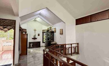 rumah Tepi jalan raya veteran Umbulharjo