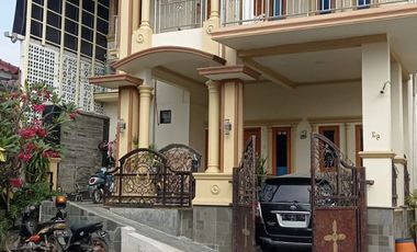 Rumah Mewah 3 Lantai Puri Tamansari