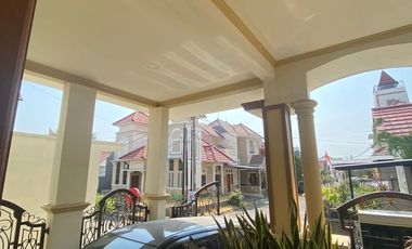 Rumah Mewah 3 Lantai Puri Tamansari