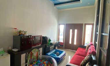 Rumah Mewah 3 Lantai Puri Tamansari