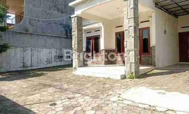 RUMAH SIAP HUNI COCOK UNTUK KANTOR , MESS , GUDANG DI BANJARSARI SOLO