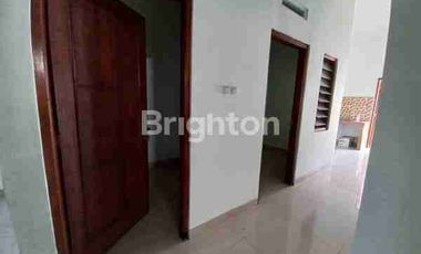 RUMAH SIAP HUNI COCOK UNTUK KANTOR , MESS , GUDANG DI BANJARSARI SOLO