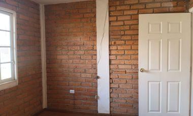 SE VENDE CASA EN URBANIZACIÓN EN CUENCA