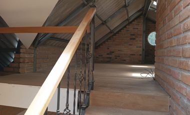 SE VENDE CASA EN URBANIZACIÓN EN CUENCA