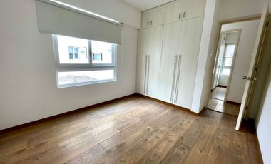 LINDO DEPARTAMENTO PRIMER PISO ELEVADO - MODERNO - SIN MUEBLES - VISTA INTERNA A JARDINES - 3 DORMITORIOS - 1 COCHERA