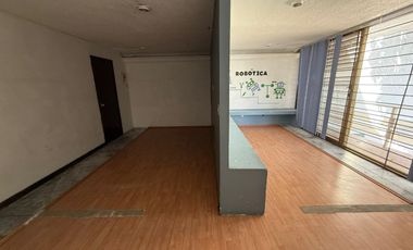 Terreno en Venta sobre Calzada Lázaro Cárdenas, Jardines del Bosque, Guadalajara