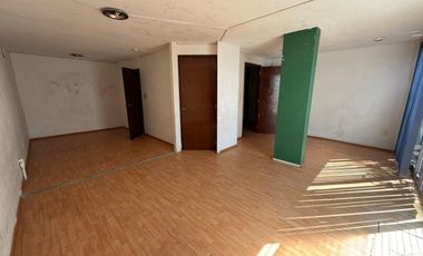 Terreno en Venta sobre Calzada Lázaro Cárdenas, Jardines del Bosque, Guadalajara