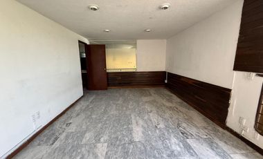 Terreno en Venta sobre Calzada Lázaro Cárdenas, Jardines del Bosque, Guadalajara