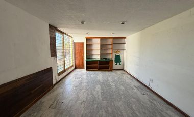 Terreno en Venta sobre Calzada Lázaro Cárdenas, Jardines del Bosque, Guadalajara