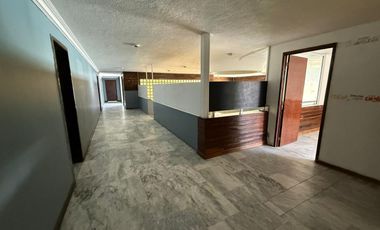 Terreno en Venta sobre Calzada Lázaro Cárdenas, Jardines del Bosque, Guadalajara