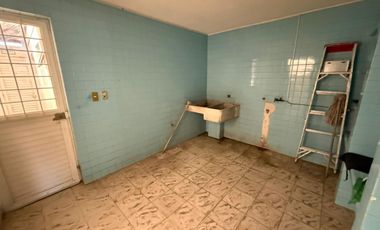 Terreno en Venta sobre Calzada Lázaro Cárdenas, Jardines del Bosque, Guadalajara