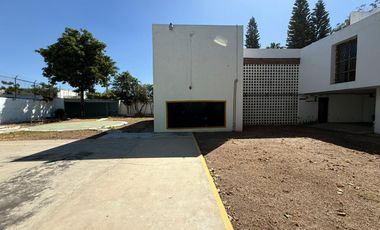 Terreno en Venta sobre Calzada Lázaro Cárdenas, Jardines del Bosque, Guadalajara