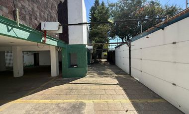 Terreno en Venta sobre Calzada Lázaro Cárdenas, Jardines del Bosque, Guadalajara