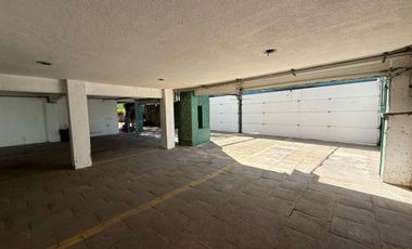 Terreno en Venta sobre Calzada Lázaro Cárdenas, Jardines del Bosque, Guadalajara