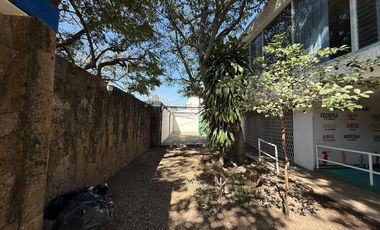 Terreno en Venta sobre Calzada Lázaro Cárdenas, Jardines del Bosque, Guadalajara