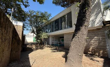 Terreno en Venta sobre Calzada Lázaro Cárdenas, Jardines del Bosque, Guadalajara