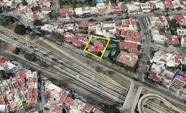 Terreno en Venta sobre Calzada Lázaro Cárdenas, Jardines del Bosque, Guadalajara
