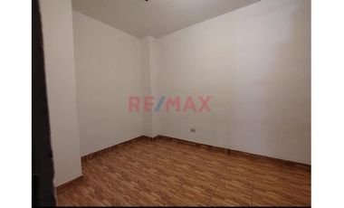 Vendo Edificio De 3 Pisos En Urb. Santa Margarita//ID: 1162321