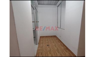 Vendo Edificio De 3 Pisos En Urb. Santa Margarita//ID: 1162321