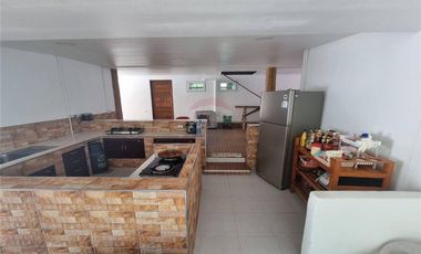 LUXURIOUS HOUSE FOR SALE 50 METER FROM THE BEACH