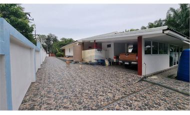 LUXURIOUS HOUSE FOR SALE 50 METER FROM THE BEACH