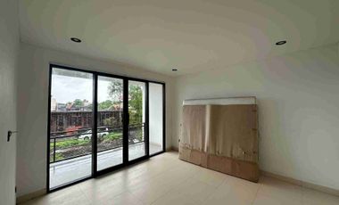 villa minimalis 330m2 lantai2 Sanur idr 6 milliar