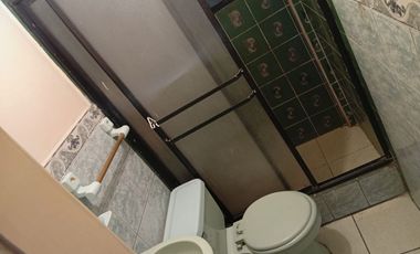 VENDO CASA DE UN PISO, COMPUESTA POR DOS DEPARTAMENTOS Y PATIO EN SECTOR FUNDEPORTES, CHILLOGALLO, SUR DE QUITO