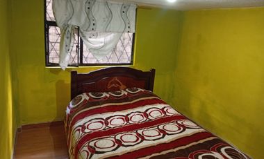 VENDO CASA DE UN PISO, COMPUESTA POR DOS DEPARTAMENTOS Y PATIO EN SECTOR FUNDEPORTES, CHILLOGALLO, SUR DE QUITO