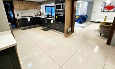PRECIOSA RESIDENCIA EN VENTA, CON UBICACION PRIVILEGIADA