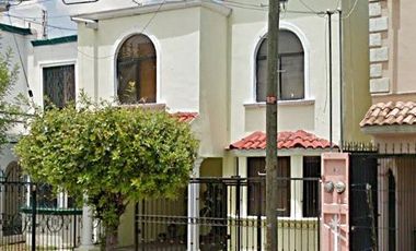 CASA EN VENTA EN BULEVARES, AGUASCALIENTES
