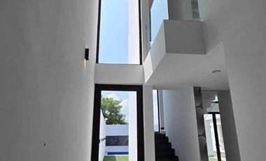 Residencial en venta con amplios espacios y alberca en  Puerta de Hierro