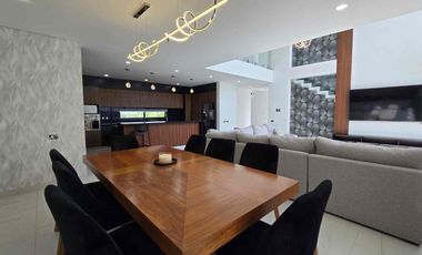 Residencial en venta con amplios espacios y alberca en  Puerta de Hierro