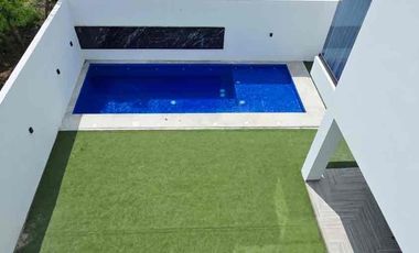 Residencial en venta con amplios espacios y alberca en  Puerta de Hierro