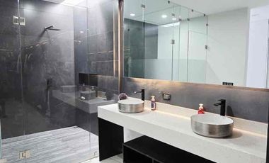 Residencial en venta con amplios espacios y alberca en  Puerta de Hierro