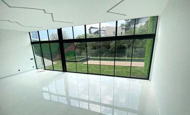 Venta Casa en Privada dentro de Bosque Real