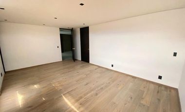 Venta Casa en Privada dentro de Bosque Real