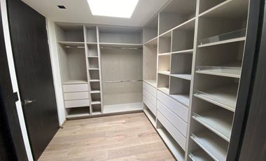 Venta Casa en Privada dentro de Bosque Real