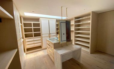 Venta Casa en Privada dentro de Bosque Real